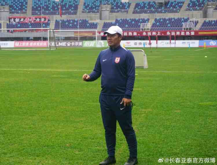 主帅阎峰：谭龙10个赛季进99个球，希望他多进球，不要停